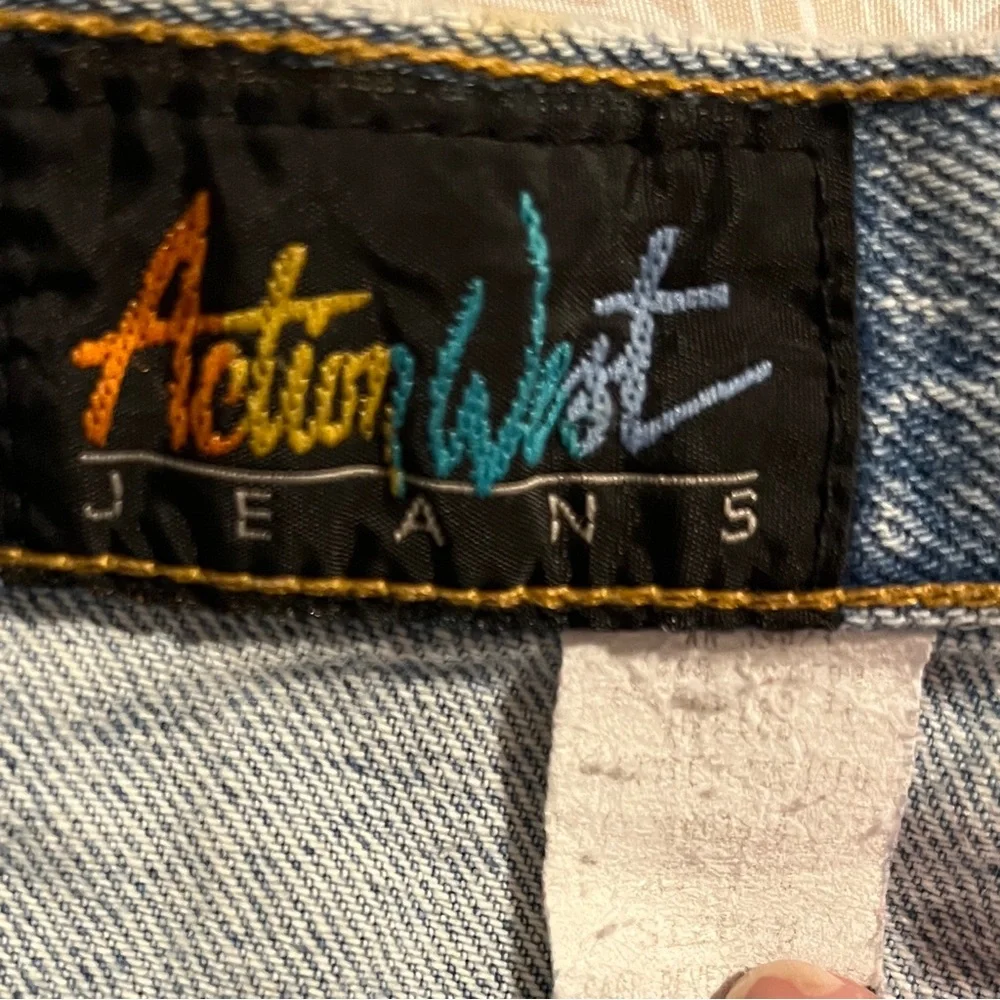 Action West Jeans Vintage Women’s Light Blue Denim Size 8 Jean Shorts